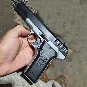 30 Bore Black and White 14 shot pistal